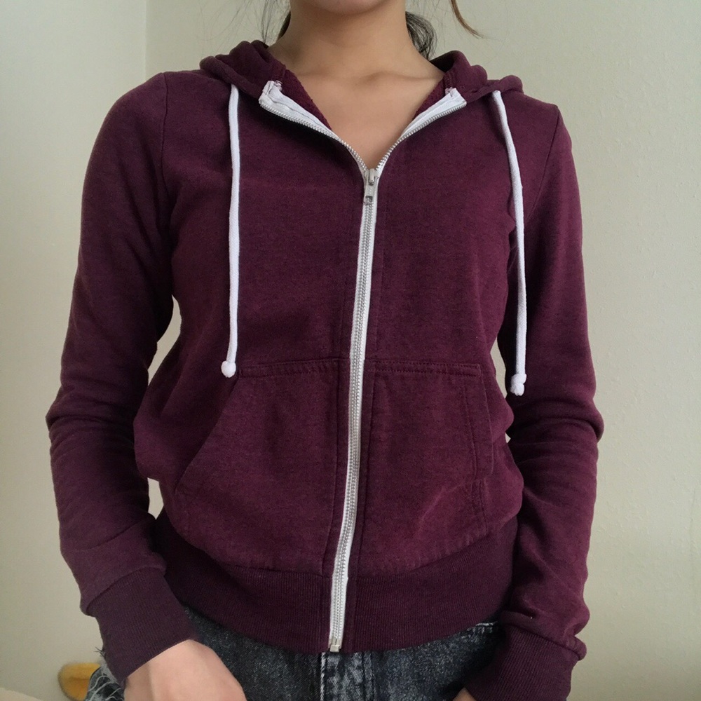 Cute maroon zip up hoodie